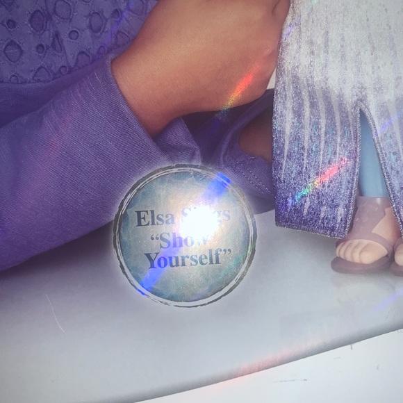 Disney Frozen II Magic in Motion Elsa Doll Sings Show Yourself New - Picture 9 of 10